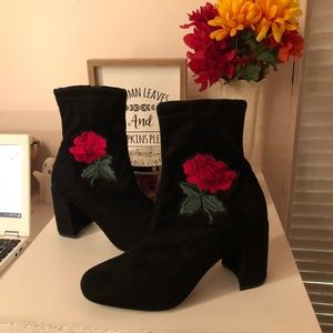 Rose booties 🌹